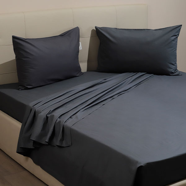 Completo-Lenzuola-100-Cotone-Continuativo-Color-Antracite-Letto.jpg