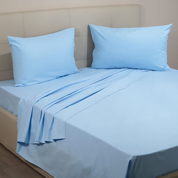 Completo-Lenzuola-100-Cotone-Continuativo-Color-Celeste-Letto.jpg