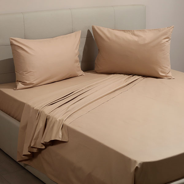 Completo-Lenzuola-100-Cotone-Continuativo-Color-Tortora-Letto.jpg