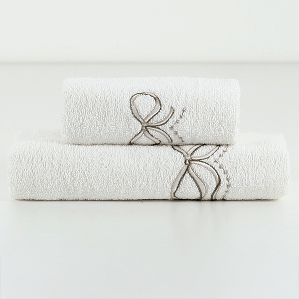 Viso-Ospite-Fiocco-Bianco