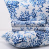 Completo-Letto-Mano-Seta-Coralli-Fondo-Bianco-Disegno-Blu-Prodotto