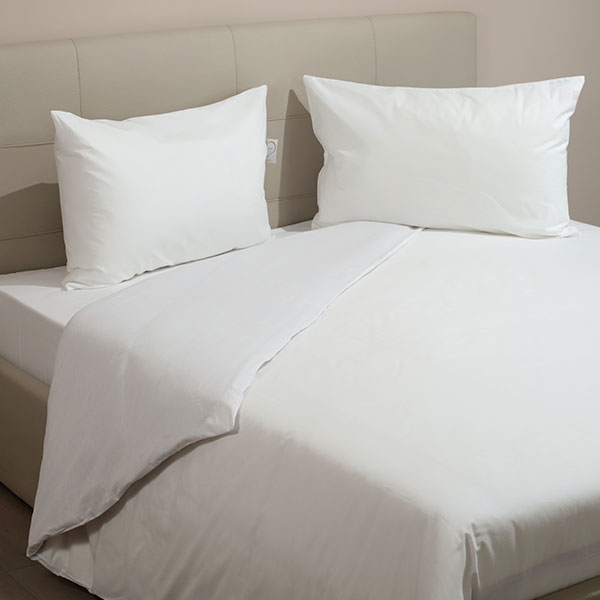 Parure-Copripiumino-100-Cotone-Continuativo-Color-Bianco-Letto.jpg