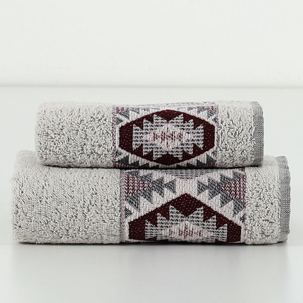 Viso-+-Ospite-Maya-Viola