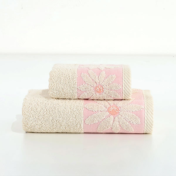 VIso-+-Ospite-Margherita-Rosa