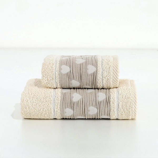 VIso-+-Ospite-Millecuori-Crema